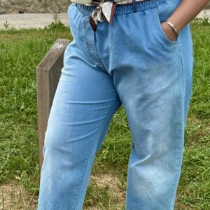 Jean bleu grande taille ceinture foulard