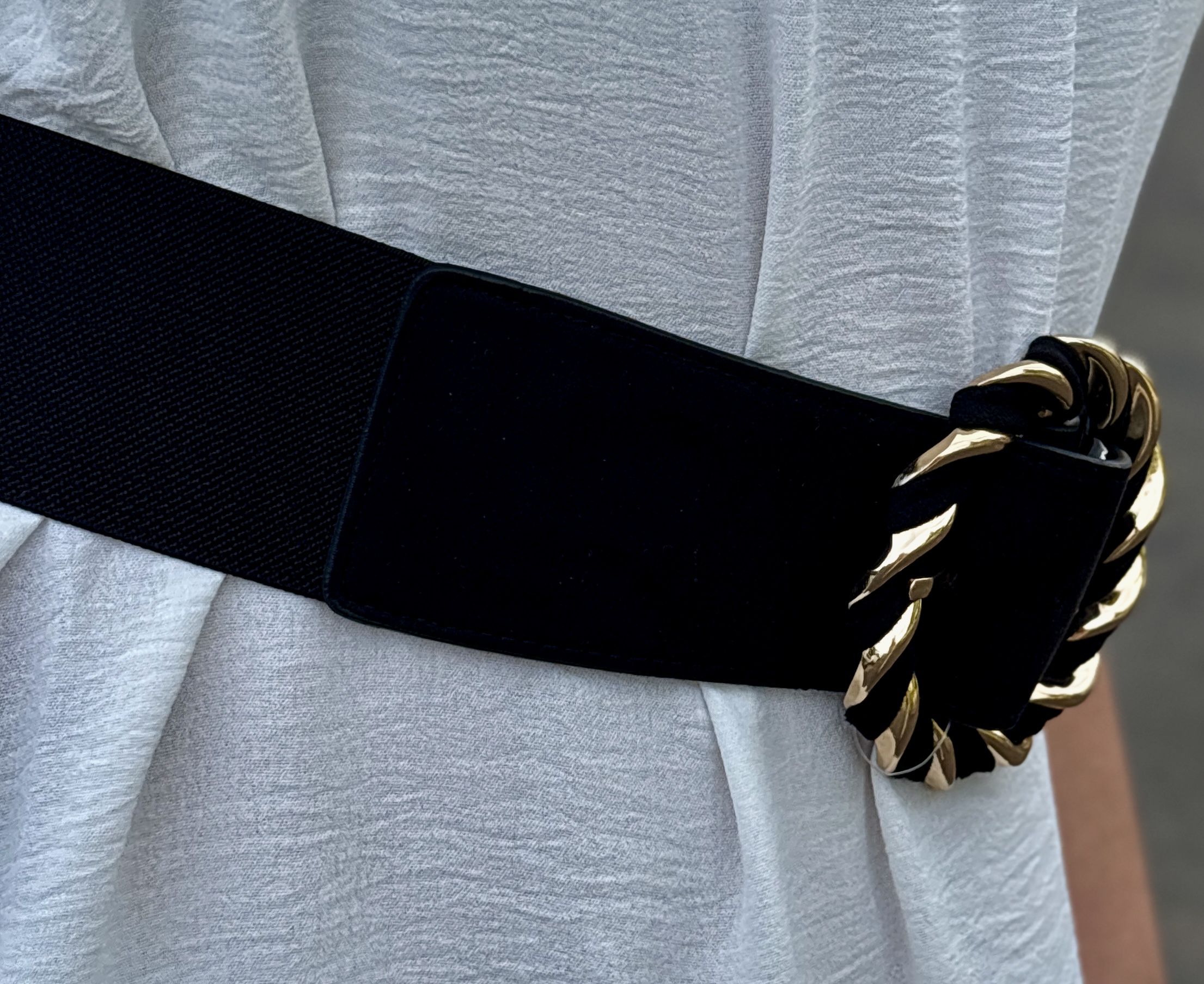 Ceinture noire femme détails dorés