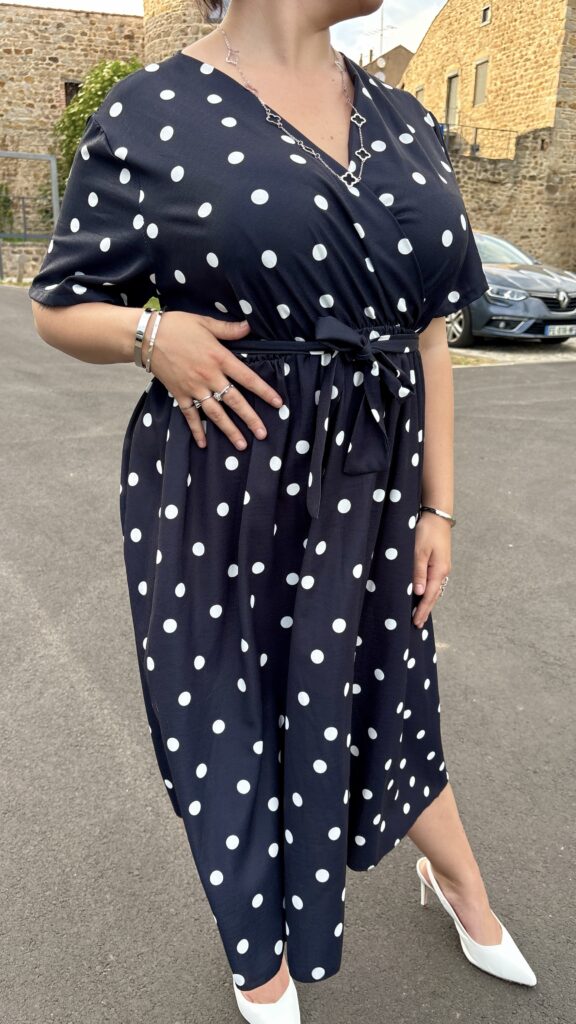 Robe noire à pois grande taille