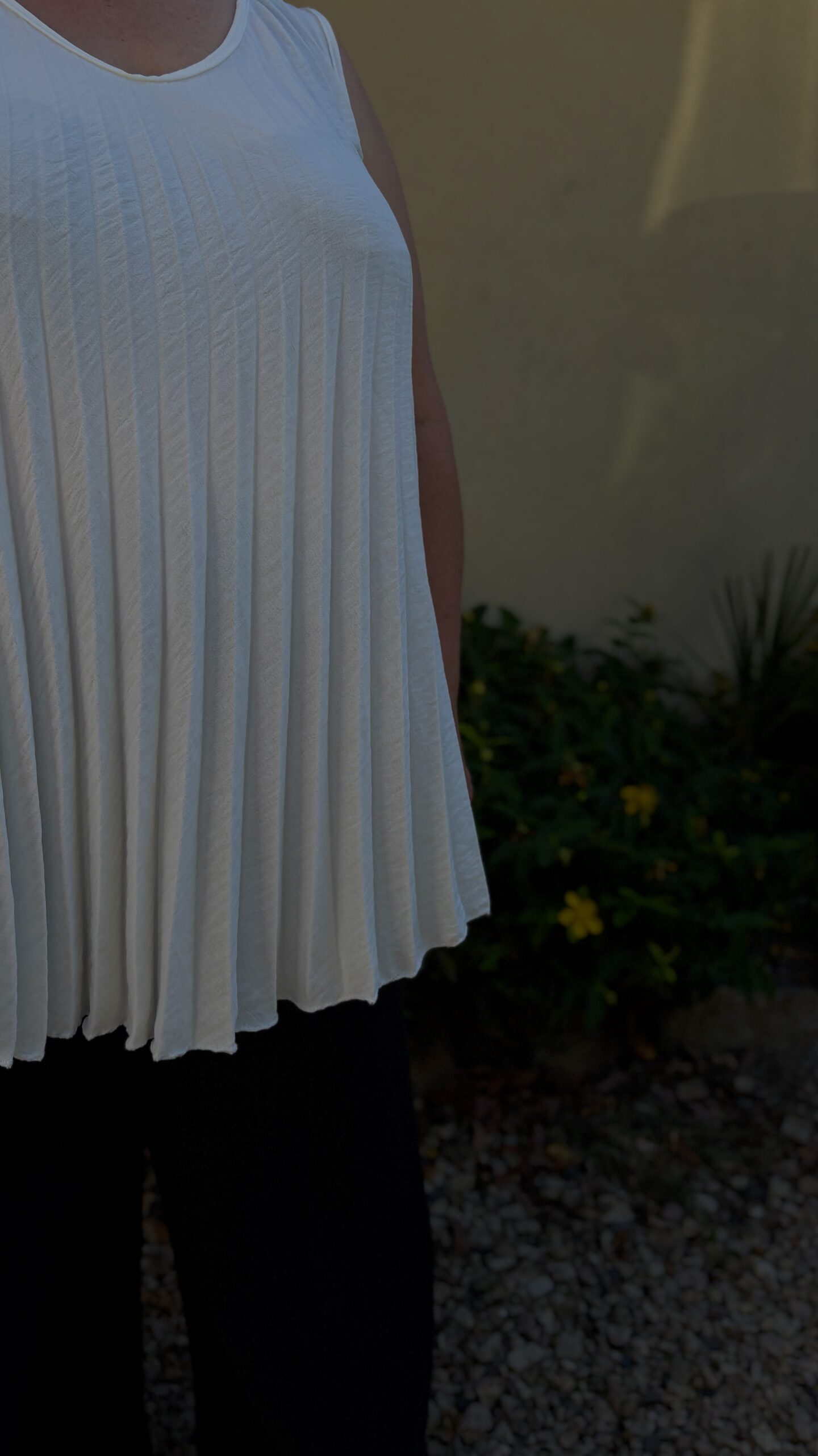 Débardeur Plissé Blanc Élégance – Image 5
